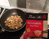 Az örök kedvenc- csirkés Pad Thai 😋🍝 recept fázis 3 fotója
