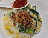 Foto langkah ke 4 dari resep Bubur Manado Simpel nasi sisa.