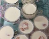 A picture of step 5 of Lychee Panna Cotta.