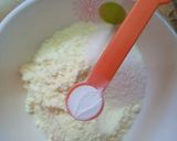 A picture of step 2 of Milk candy ball AKA Gullisuwa.