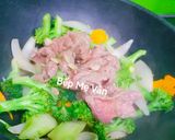 Hình bước làm 5 của món Thịt bò xào súp lơ xanh
