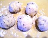 A picture of step 2 of Black Sesame Seed Bagels.