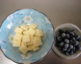 A picture of step 1 of Cheese and Blueberry Honey Cups.