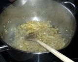 A picture of step 2 of Pork and Spaghetti in Tomato Sauce.