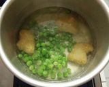 A picture of step 7 of Random Sandwich with Boiled Chicken Nugget and Boiled Pea.