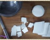 A picture of step 1 of Paneer Salad.