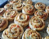 Teljes kiőrlésű pizzás csiga recept fázis 8 fotója