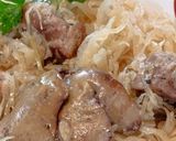Sertés pecsenye, majoránnás csirkemájjal, savanyúkáposztával recept fázis 6 fotója