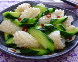 A picture of step 4 of Chinese Stir-Fry with Squid and Cucumber.