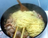 A picture of step 3 of Spaghetti Aglio Olio.
