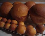 A picture of step 4 of Teddy Bear Bread Makes Your Children Smile.