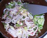 A picture of step 2 of Simple Squid Yakisoba Stir-Fried Noodles Oyster Sauce.