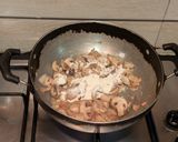 A picture of step 5 of Mushroom soup.