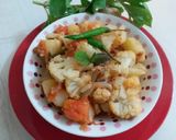 आलू गोभी टमाटर वाले (Aloo gobhi tamater wale recipe in hindi) रेसिपी चरण 7 फोटो
