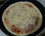 Foto langkah ke 6 dari resep Pizza teflon empuk.