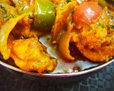 নর্থ ইন্ডিয়ান স্টাইল কড়াই চিকন (North Indian style karai chicken recipe in bengali) রেসিপির ধাপ 7 ছবি