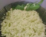 Hình bước làm 4 của món Xôi lá dứa đùi gà chiên