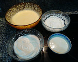 Foto del paso 2 de la receta: Semifrío de yogur de fresas