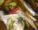 Foto langkah ke 4 dari resep Tumis kuah ikan asin tongkol pedas.