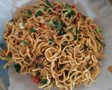 Foto langkah ke 4 dari resep Mie Goreng Simple.