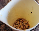 Foto del paso 9 de la receta: Solomillo en salsa con champiñones, puré de patata y compota de pera