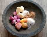 Foto langkah ke 1 dari resep Sayur Kentang Tempe Kuning.