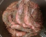 A picture of step 3 of Shrimp soup.