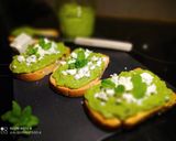 Foto del paso 4 de la receta: Tostadas con Paté de Guisantes y Queso Feta a la Menta