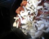 A picture of step 6 of liver and onions.