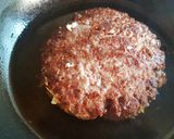 Foto del paso 9 de la receta: Hamburguesa Japonesa con cebolla caramelizada