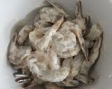 Foto langkah ke 3 dari resep Udang Goreng Bawang Putih.