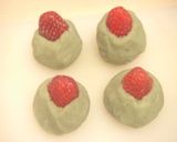 A picture of step 4 of Strawberry Yuu-Hime Mochi Dumplings.
