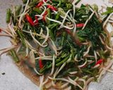 Foto langkah ke 4 dari resep Tumis Kangkung Tauge Saus Tiram.