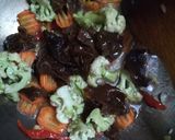 Foto langkah ke 4 dari resep Tumis sayur ceria.