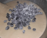 Foto del paso 2 de la receta: Bizcochuelo con pasas de uva y chocolate