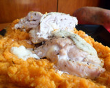 Foto del paso 4 de la receta: Solomillo de pavo con mozzarella y puré de boniato