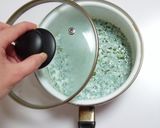 A picture of step 1 of Easy Mint Mousse.