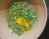 Foto langkah ke 5 dari resep Oseng buncis wortel telur.