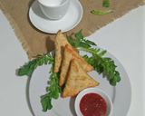 A picture of step 8 of Aloo ka samosa.