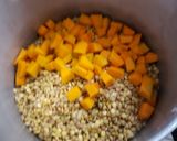 Foto del paso 2 de la receta: Lentejas con zapallo y huevito duro