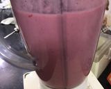A picture of step 3 of Strawberry Milk Shake.