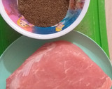 Foto del paso 4 de la receta: "Lomo de cerdo al pimiento" en una cama de espárragos y puré