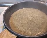 Foto del paso 4 de la receta: Merluza en salsa verde con frutos secos