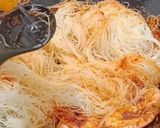 Gambar langkah 3 resipi Bihun Goreng Cili Kering.