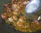 Foto langkah ke 4 dari resep Cumi Basah Sambal Hijau.