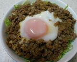 A picture of step 6 of Easy Lunch Loco Moco Rice Bowl with Stir-fried Hamburger Meat.