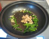 A picture of step 4 of Tuna and Green Bean Aglio, Olio e Peperoncino.