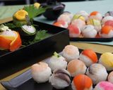 A picture of step 5 of Perfectly Round Temari Sushi.