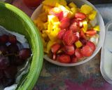 Foto langkah ke 1 dari resep Salad Buah simple.