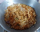 A picture of step 4 of Instant Noodles.